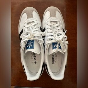 Adidas sambas OG Big kids size 6 (women’s size 8)